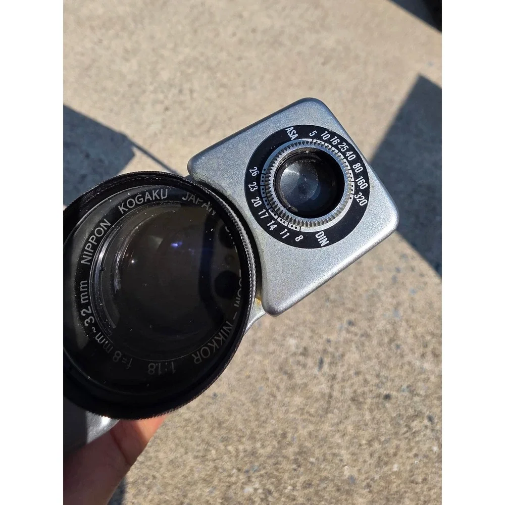 Vintage Nikkorex-Zoom 8 Movie Camera Nippon Kogaku 8mm Cine-Zoom-Nikkor 8-32mm
